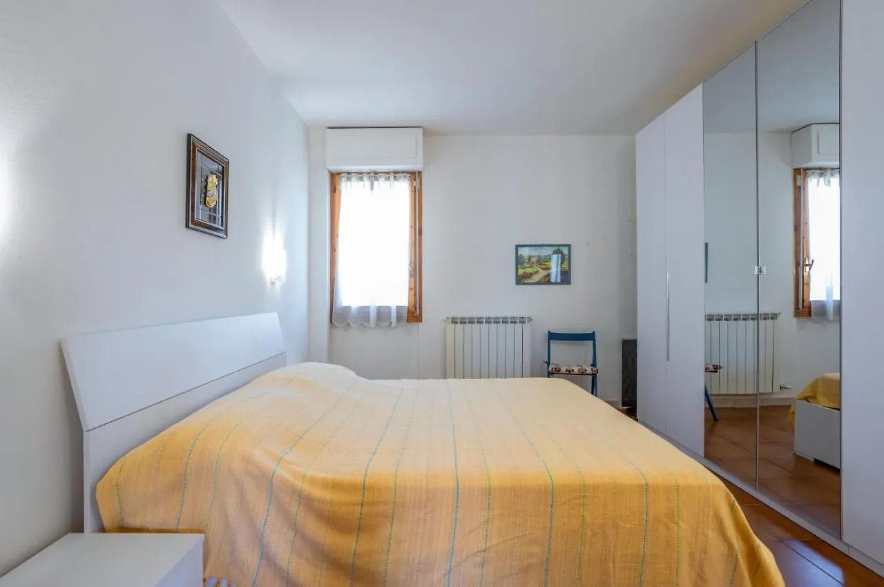 Viareggio Cozy Apartment With Balcony!