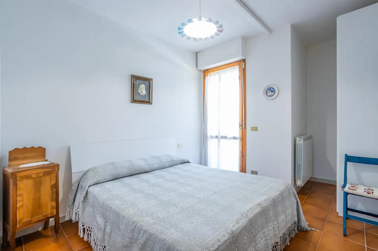 Viareggio Cozy Apartment With Balcony! 0*,